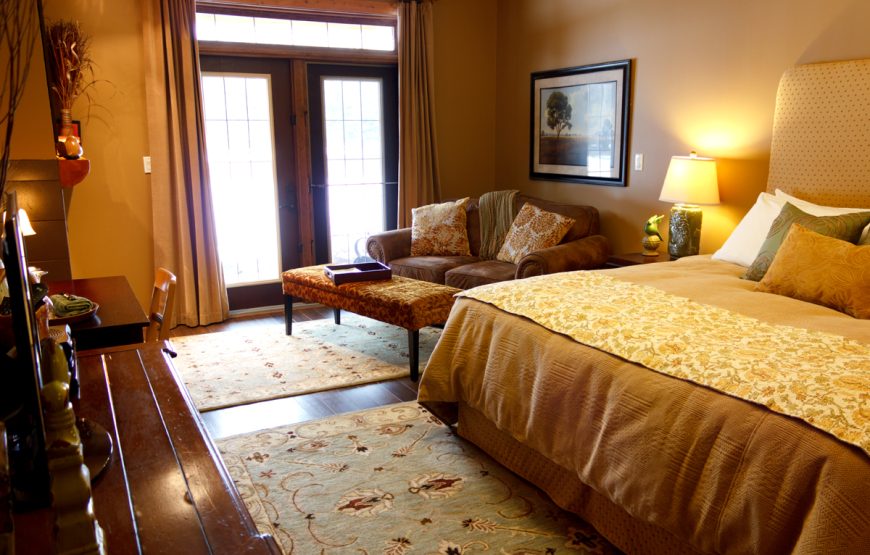 Golden Meadows Suite